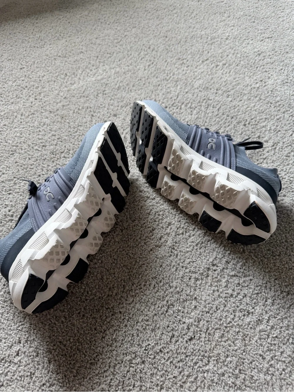 Metal/White On Women's Cloudswift 3 Sneakers
